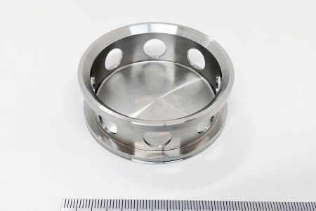 航空機用丸物部品（インコネル製）